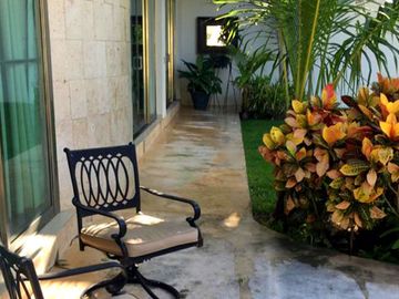Moderna Residencia en Residencial Campestre Cancún – Espacios Amplios y Naturaleza en la Mejor Ubicación