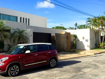 Moderna Residencia en Residencial Campestre Cancún – Espacios Amplios y Naturaleza en la Mejor Ubicación