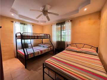 CASA EN VENTA CON JACUZZI EN ALTOS DEL MARIA