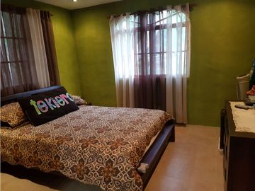 CASA EN VENTA CON JACUZZI EN ALTOS DEL MARIA