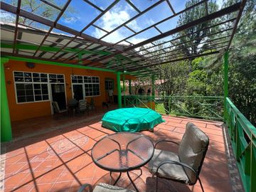 CASA EN VENTA CON JACUZZI EN ALTOS DEL MARIA