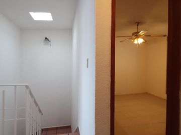 CUMBRES DEL VALLE, CASA EN RENTA 10656 RCR