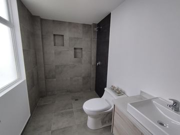 Casas VIP de 3 pisos con master en 2do piso. BBQ, yacuzzi, juegos infantiles