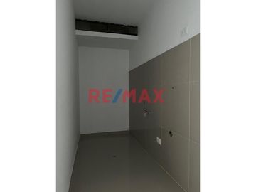 🌟Venta de Moderno departamento de ESTRENO en Segundo piso ,LIBRE DEL PAGO DE ALCABALA!🌟
Ubicado en Urb Rosas del Valle, en la Av El Cortijo, cerca de