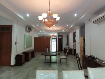 DIJUAL RUMAH at Jl PANGLIMA POLIM PANGPOL, JAKSEL (JARANG ADA)