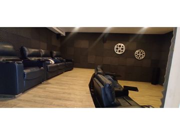 RESIDENCIA EN VENTA A ORILLA DEL LAGO 