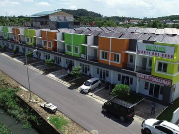 Townhouse 2 LANTAI SIAP HUNI, Batu Aji