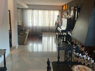 VENTA CASA 5 AMB COCHERA CUBIERTA JARDIN Y PATIO BURZACO