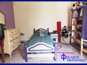 V. PUEYRREDON CASA SOBRE TERRENO PROPIO 6 AMBIENTES + DEPENDENCIA COMPLETA ** TOMO MENOR VALOR 3-4 AMB**