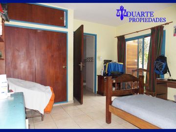 V. PUEYRREDON CASA SOBRE TERRENO PROPIO 6 AMBIENTES + DEPENDENCIA COMPLETA ** TOMO MENOR VALOR 3-4 AMB**