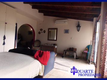 V. PUEYRREDON CASA SOBRE TERRENO PROPIO 6 AMBIENTES + DEPENDENCIA COMPLETA ** TOMO MENOR VALOR 3-4 AMB**