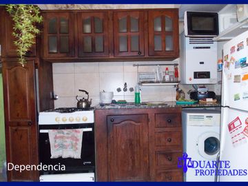 V. PUEYRREDON CASA SOBRE TERRENO PROPIO 6 AMBIENTES + DEPENDENCIA COMPLETA ** TOMO MENOR VALOR 3-4 AMB**