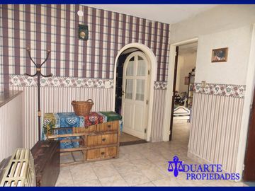 V. PUEYRREDON CASA SOBRE TERRENO PROPIO 6 AMBIENTES + DEPENDENCIA COMPLETA ** TOMO MENOR VALOR 3-4 AMB**