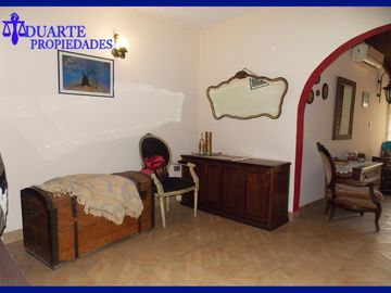 V. PUEYRREDON CASA SOBRE TERRENO PROPIO 6 AMBIENTES + DEPENDENCIA COMPLETA ** TOMO MENOR VALOR 3-4 AMB**