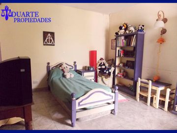 V. PUEYRREDON CASA SOBRE TERRENO PROPIO 6 AMBIENTES + DEPENDENCIA COMPLETA ** TOMO MENOR VALOR 3-4 AMB**