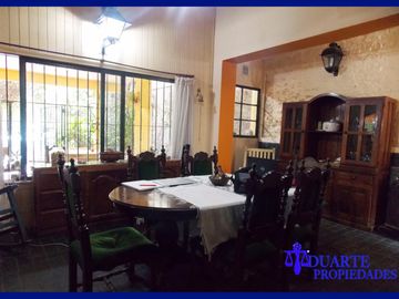 V. PUEYRREDON CASA SOBRE TERRENO PROPIO 6 AMBIENTES + DEPENDENCIA COMPLETA ** TOMO MENOR VALOR 3-4 AMB**