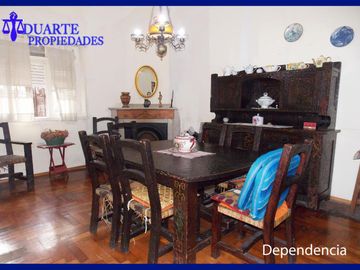 V. PUEYRREDON CASA SOBRE TERRENO PROPIO 6 AMBIENTES + DEPENDENCIA COMPLETA ** TOMO MENOR VALOR 3-4 AMB**