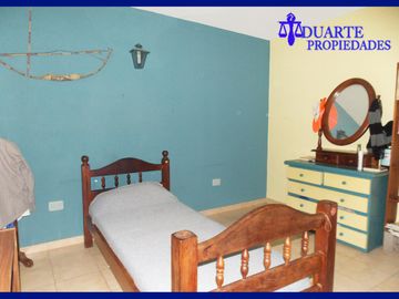 V. PUEYRREDON CASA SOBRE TERRENO PROPIO 6 AMBIENTES + DEPENDENCIA COMPLETA ** TOMO MENOR VALOR 3-4 AMB**
