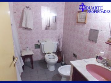 V. PUEYRREDON CASA SOBRE TERRENO PROPIO 6 AMBIENTES + DEPENDENCIA COMPLETA ** TOMO MENOR VALOR 3-4 AMB**