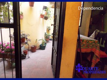V. PUEYRREDON CASA SOBRE TERRENO PROPIO 6 AMBIENTES + DEPENDENCIA COMPLETA ** TOMO MENOR VALOR 3-4 AMB**