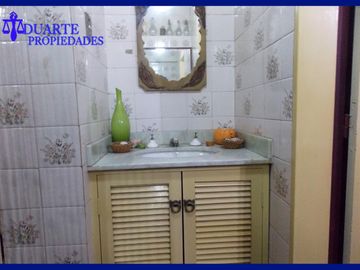 V. PUEYRREDON CASA SOBRE TERRENO PROPIO 6 AMBIENTES + DEPENDENCIA COMPLETA ** TOMO MENOR VALOR 3-4 AMB**