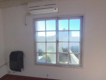 NUEVO VALOR Venta Excelente Triplex en Condominio El Mirador Hurlingham