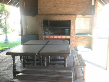 NUEVO VALOR Venta Excelente Triplex en Condominio El Mirador Hurlingham