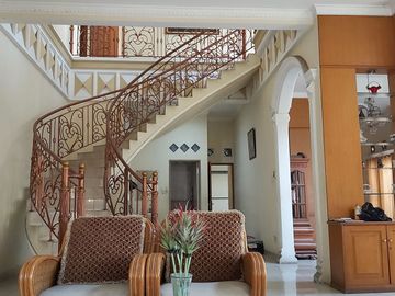 Rumah mewah 2 lantai Luas Cakung Jakarta Timur