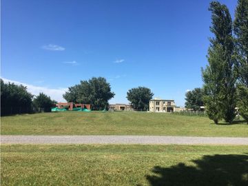 LOTE EN VENTA BARRIO SANTA IRENE COMARCAS DEL LUJAN