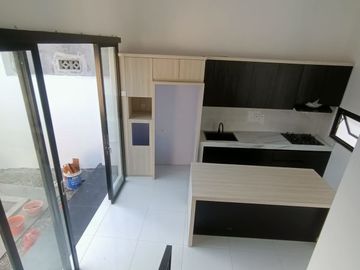 Rumah Tlogomulyo Pedurungan 2 Lantai, Tengah Kota Semarang