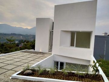 VILLA BARU KOLAM RENANG BANDUNG TIMUR