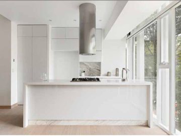 Penthouse de lujo, techo alto, con amenidades: cine, alberca con carril de nado,