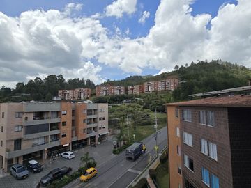 apartamento en arriendo en puro cuero via pantanillo. Cod A400087