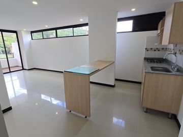 apartamento en arriendo en puro cuero via pantanillo. Cod A400087