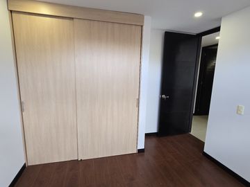 apartamento en arriendo en puro cuero via pantanillo. Cod A400087