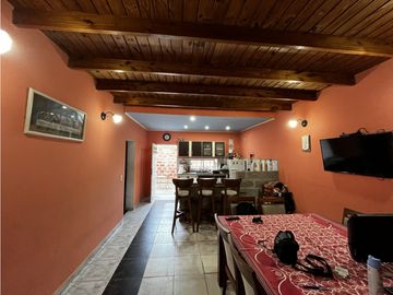 Vendo Casa con Local en Concepción del Uruguay, Entre Ríos.
