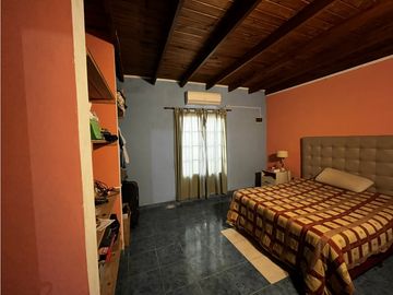 Vendo Casa con Local en Concepción del Uruguay, Entre Ríos.