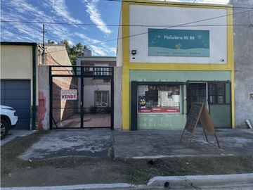 Vendo Casa con Local en Concepción del Uruguay, Entre Ríos.