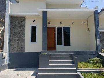 Rumah Bagus Dekat Markas Brimob Banyumanik, Transmart, ADA Swalayan bikin hepii