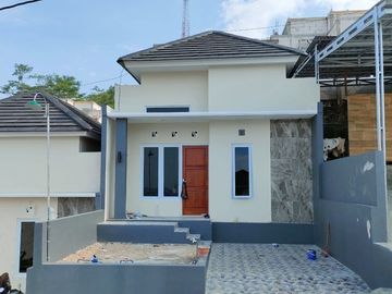 Rumah Bagus Dekat Markas Brimob Banyumanik, Transmart, ADA Swalayan bikin hepii