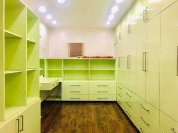 Corner Lot House for SALE or RENT with 4 Bedrooms in Cutcut Angeles City