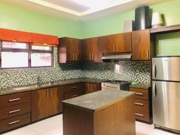 Corner Lot House for SALE or RENT with 4 Bedrooms in Cutcut Angeles City