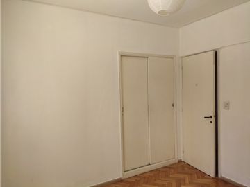 VENTA DE DEPARTAMENTO DE CATEGORA-CALLE 9 DE JULIO,CIUDAD DE MENDOZA.