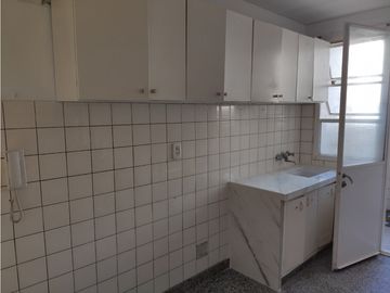 VENTA DE DEPARTAMENTO DE CATEGORA-CALLE 9 DE JULIO,CIUDAD DE MENDOZA.