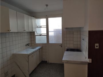 VENTA DE DEPARTAMENTO DE CATEGORA-CALLE 9 DE JULIO,CIUDAD DE MENDOZA.