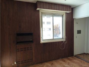 VENTA DE DEPARTAMENTO DE CATEGORA-CALLE 9 DE JULIO,CIUDAD DE MENDOZA.