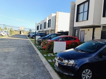 Venta de Exclusiva Residencia en Residencial La Vista