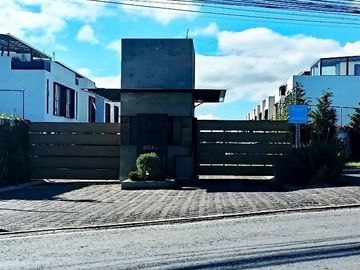 Venta de Exclusiva Residencia en Residencial La Vista