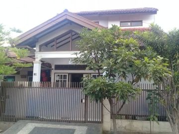Rumah Siap Huni Klasik Terawat Di Arcamanik Bandung Timur