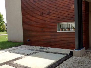 Venta Departamento Dormie PB  3 ambientes 2 dormitorios galeria parrilla jardin cochera en CC El Nacional